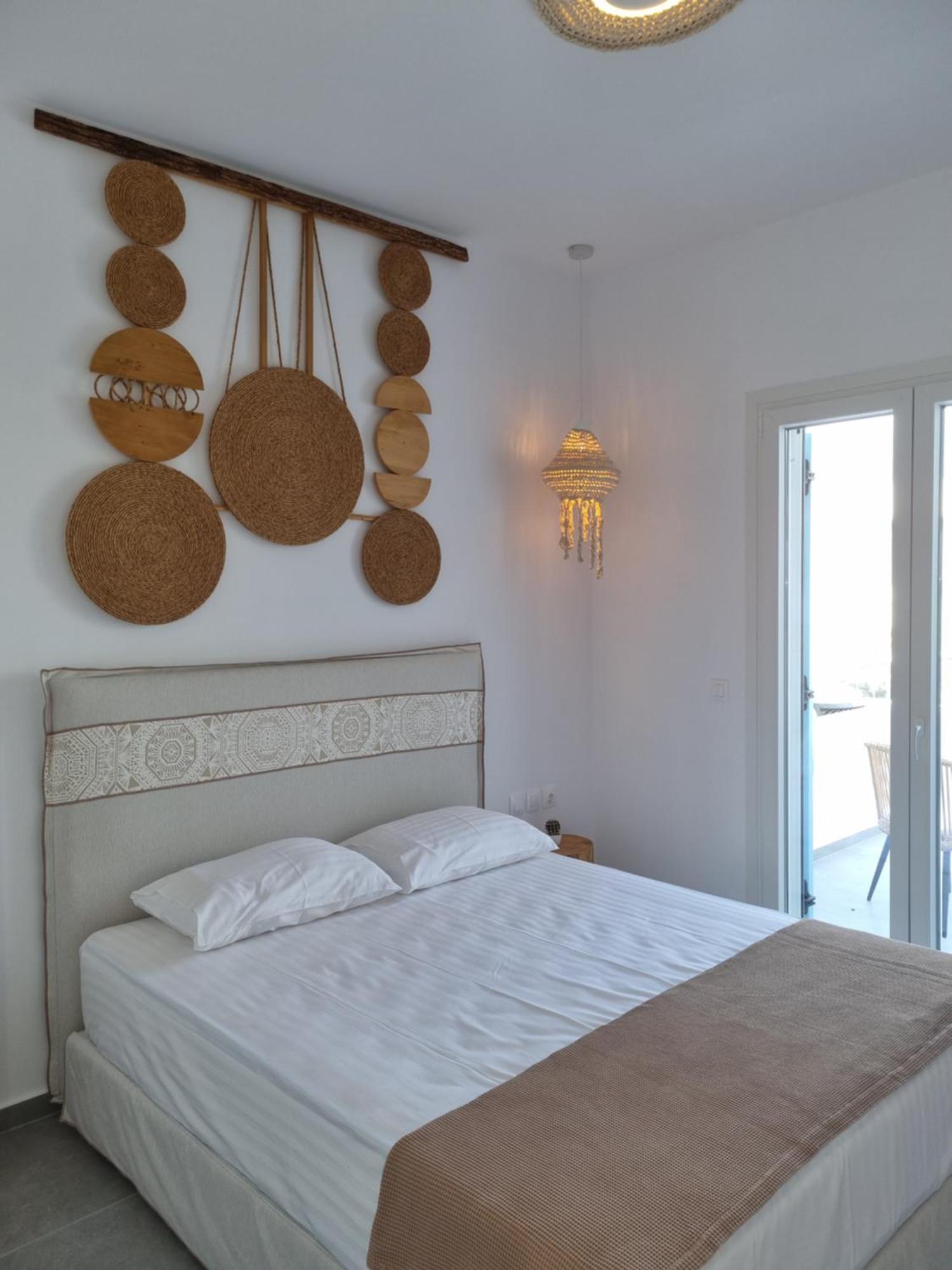 Kryni Deluxe Houses Adamantas  Pokoj fotografie
